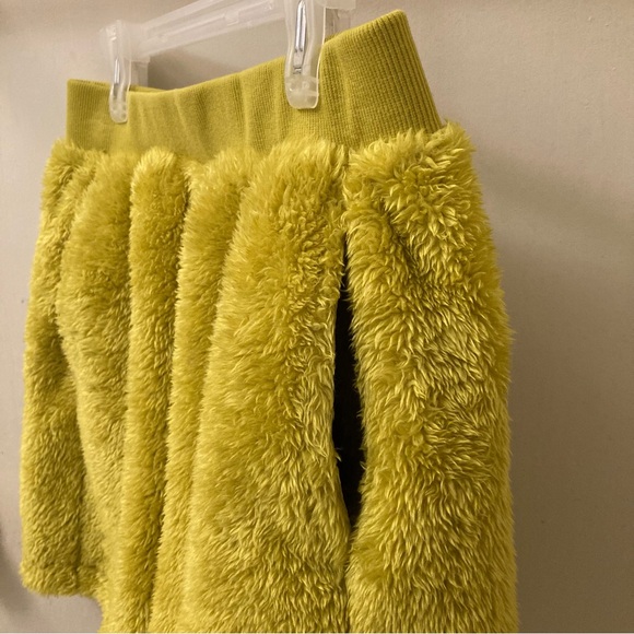 UGG Camilia Sherpa Shorts (NWT) in Mustard Yellow (Size S) - Cozy Wear - Picture 10 of 16
